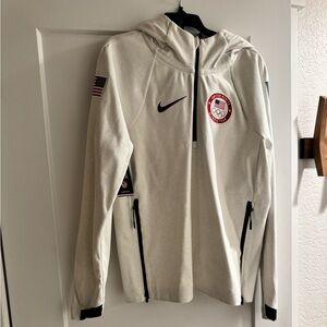 Nike Sportswear Tech Fleece Team USA Women's Pullover, Size M NWT